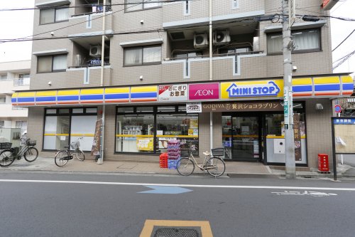 コンビニ　ミニストップ西小岩1丁目店（コンビニ）まで366m