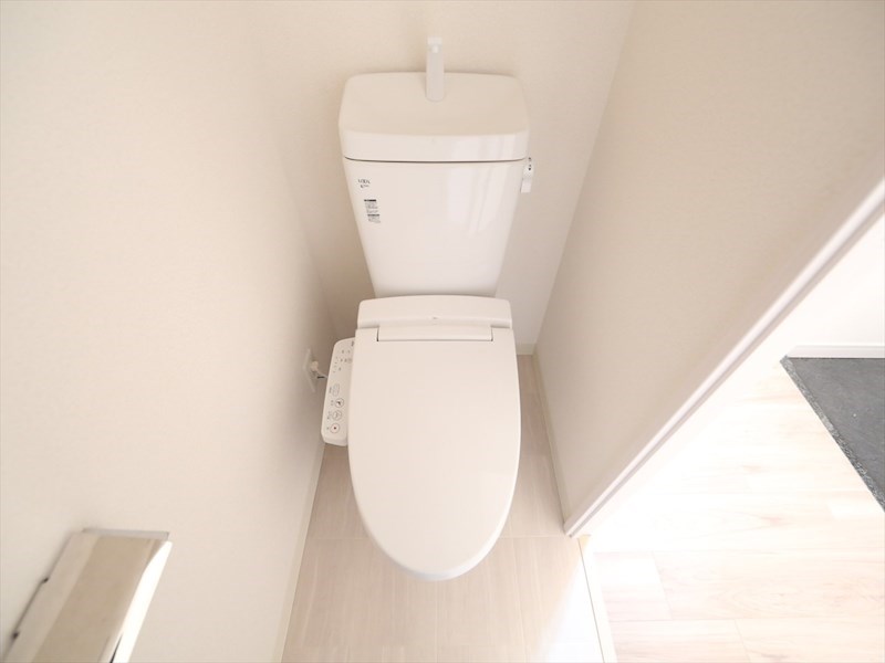 トイレ　温水洗浄暖房便座付トイレ