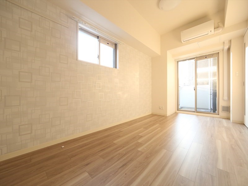 バルコニー　洋室10.8帖　2面採光　エアコン完備　バルコニー