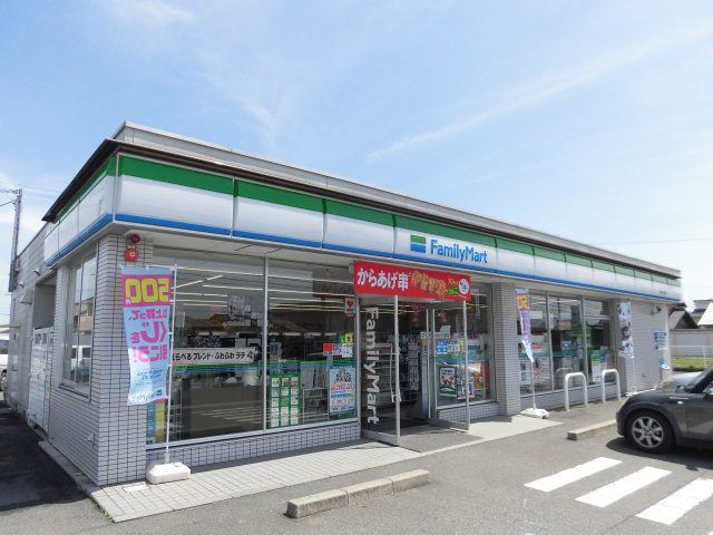コンビニ　ファミリーマート（コンビニ）まで580m