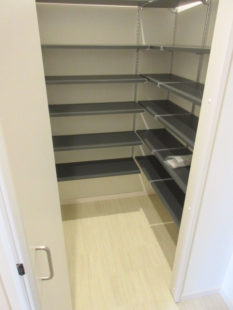 玄関　★広々シューズインクローク★