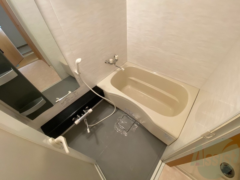 バス・シャワールーム　お風呂になります。一日の疲れを癒してくださいね。