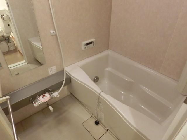 バス・シャワールーム　浴室乾燥機付バスルーム