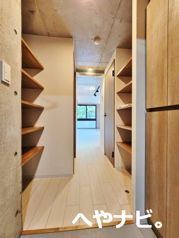 玄関　※別号室写真です。