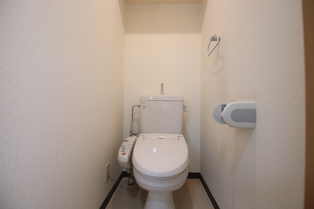 トイレ　※別室の参考写真の為、現況優先です。