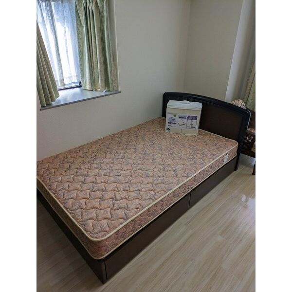 その他設備　フランスベッド社製(新品ベッドパッド、シーツ付きます)