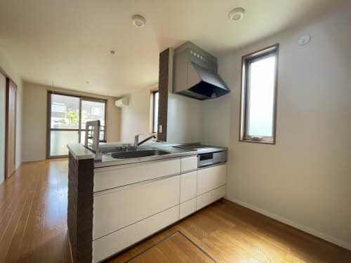 キッチン　※同タイプの部屋写真です