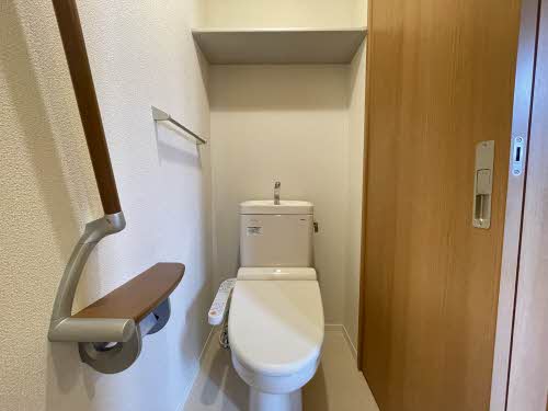 トイレ　※同タイプの部屋写真です