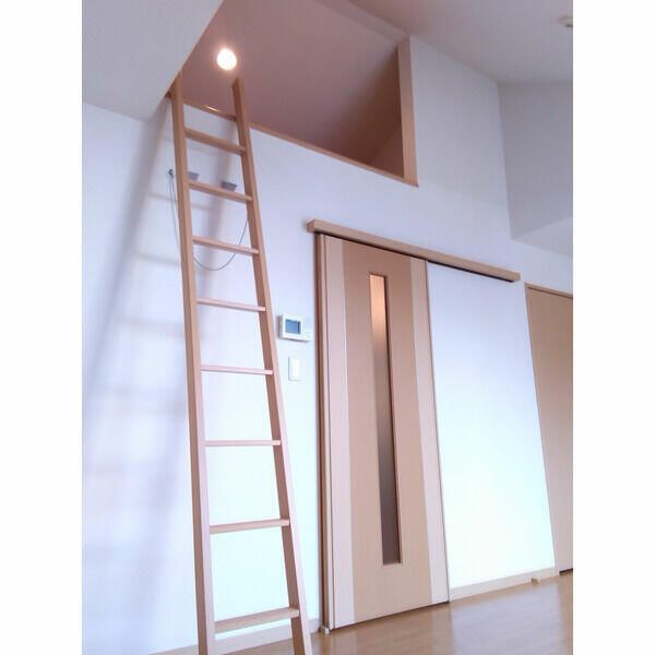 居室・リビング　【洋室】■２面採光■エアコン