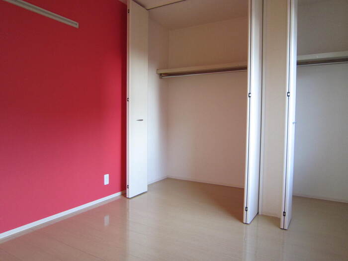 収納　クローゼット・壁の色は変わる場合がございます