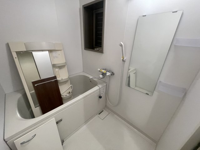 バス・シャワールーム　同物件の他部屋の写真