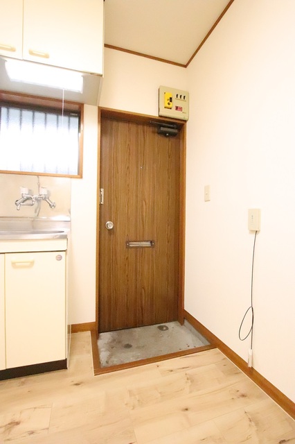玄関　★コンパクトな玄関です★