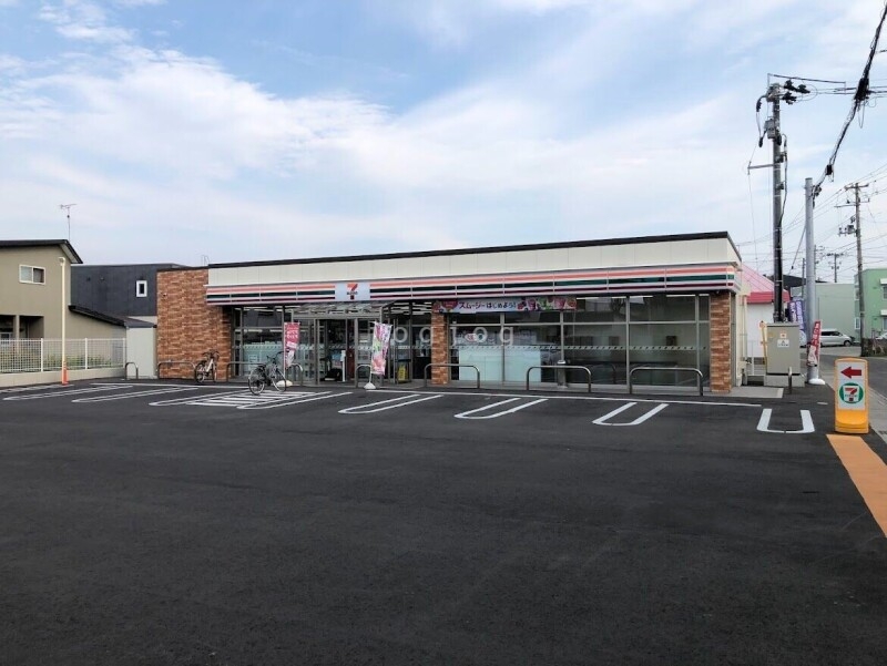 コンビニ　セブンイレブン青森小柳3丁目店（コンビニ）まで849m