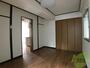 居室・リビング　６帖の洋室です。生活のメインとなる部屋ですね。