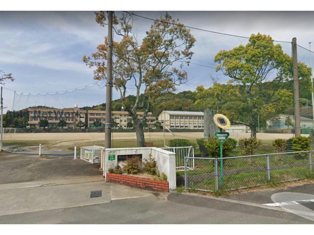 中学校　阿南市立阿南第二中学校（中学校）まで2033m