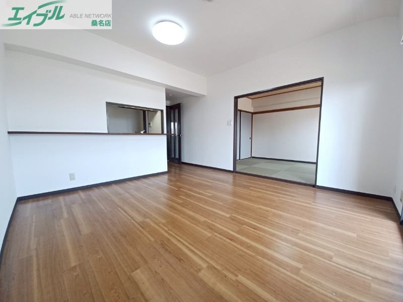 居室・リビング　同型別部屋写真