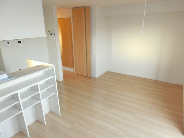 居室・リビング　明るいお部屋は気分も明るくなります！