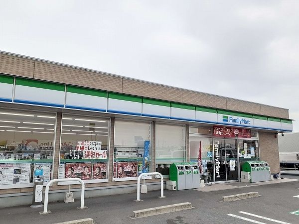 コンビニ　ファミリーマート　鈴鹿庄野町店（コンビニ）まで1100m