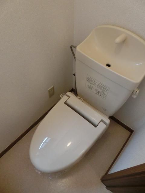 トイレ　バストイレ別