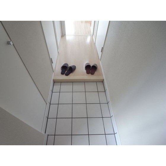 玄関　別部屋の写真です。