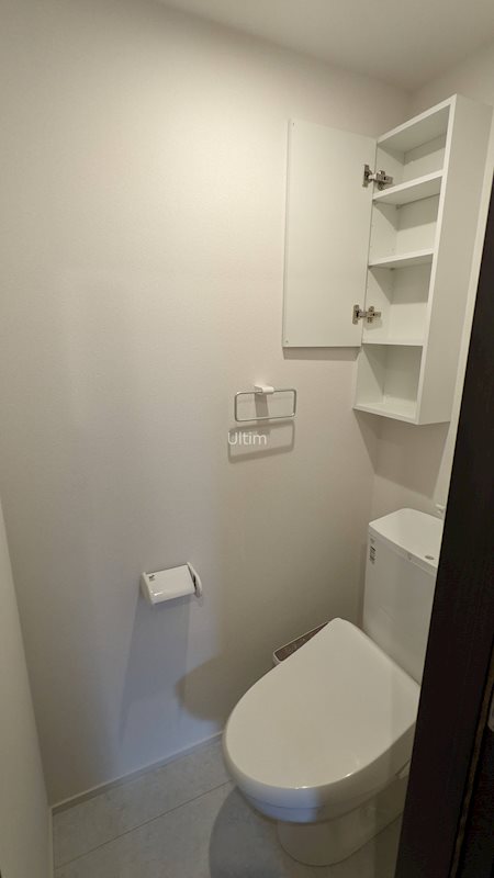 トイレ　別のお部屋の写真です。参考までに。