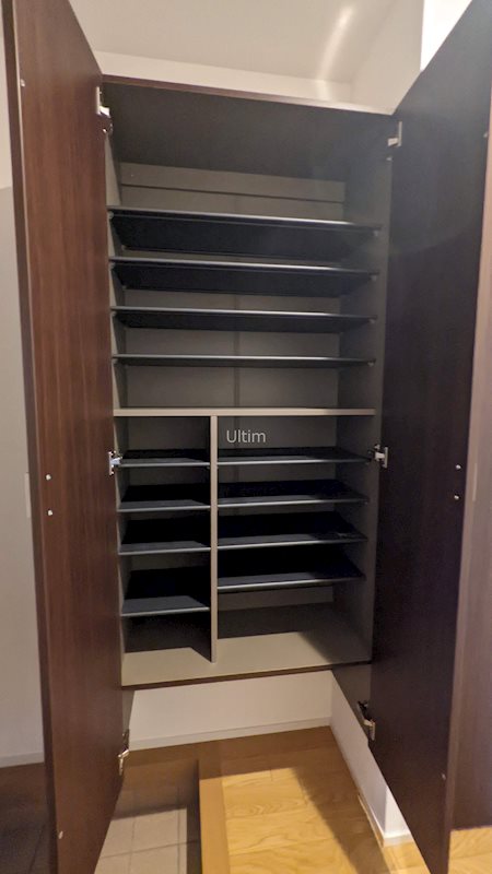 玄関　別のお部屋の写真です。参考までに。