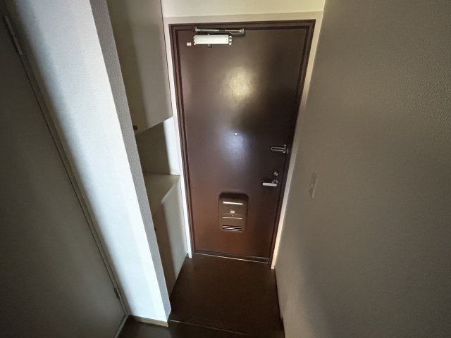 玄関　別号室参考写真です。