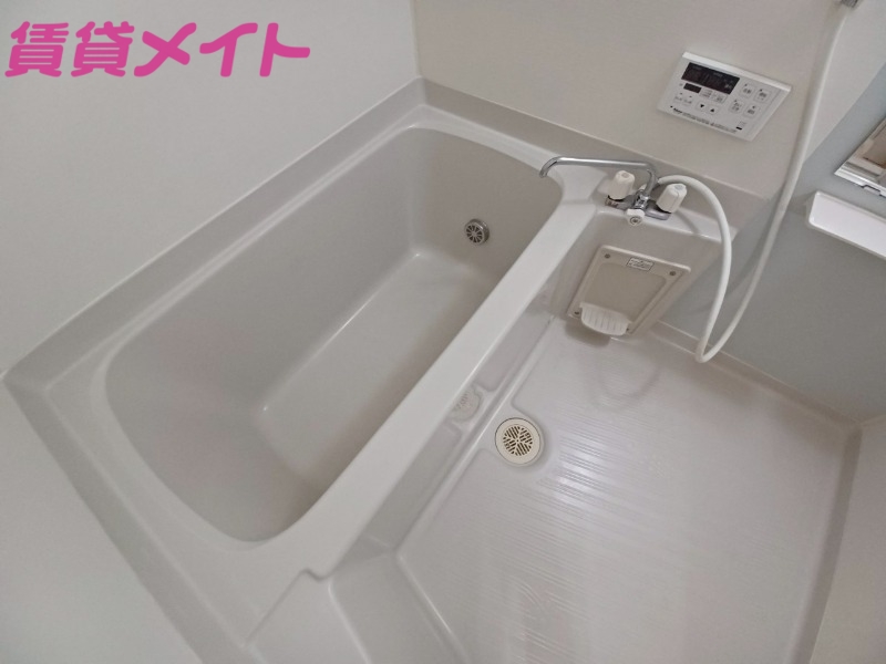 バス・シャワールーム　同物件別部屋反転タイプ