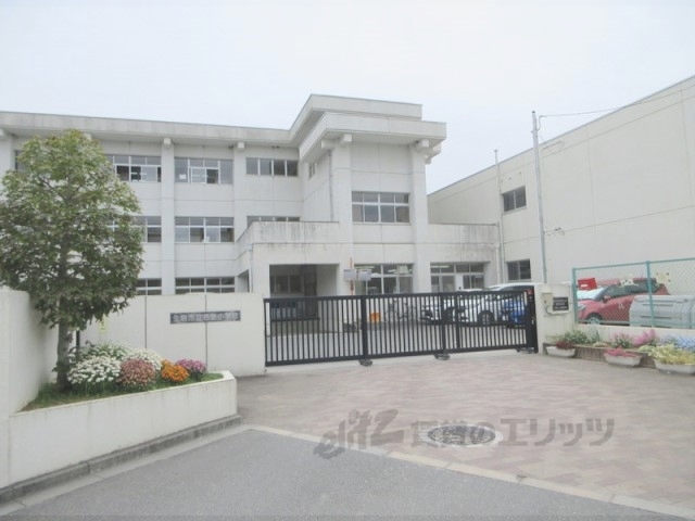 小学校　生駒市立壱分小学校（小学校）まで750m