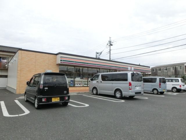 コンビニ　セブンイレブン（コンビニ）まで300m
