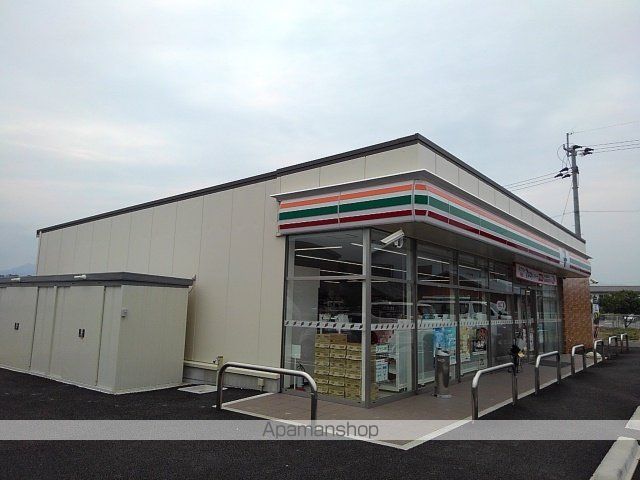 コンビニ　セブンイレブン西都岡富点（コンビニ）まで500m