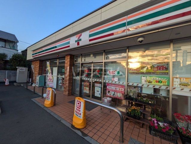 コンビニ　セブンイレブン 世田谷中央病院前店（コンビニ）まで567m