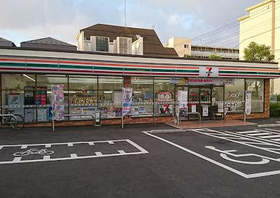 コンビニ　セブンイレブン 足立辰沼1丁目店（コンビニ）まで382m