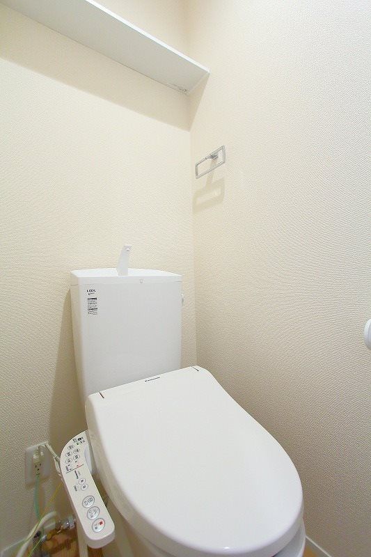 トイレ　※同仕様写真