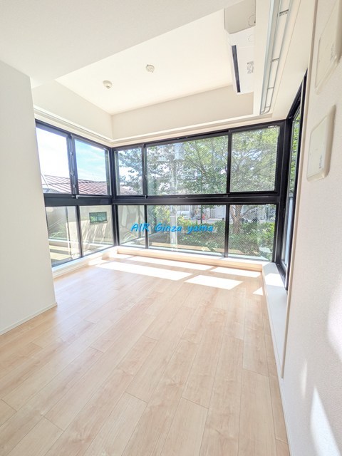 居室・リビング　明るいお部屋