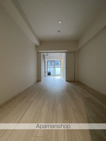 地下鉄御堂筋線 淀屋橋駅 徒歩8分 15階建 築1年の居間写真