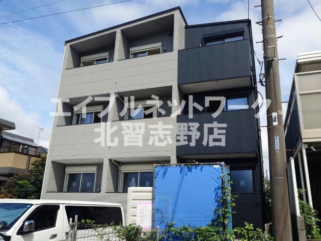 建物外観　建築中