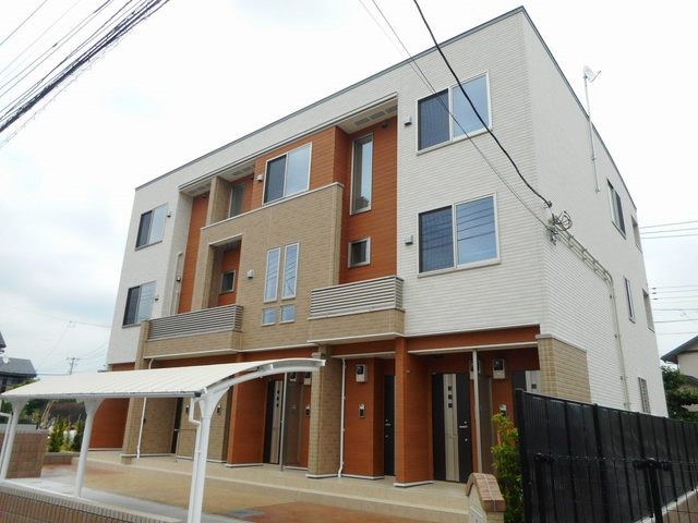 ＪＲ八高線 箱根ケ崎駅 バス乗車時間：8分 最寄りバス停で下車 徒歩13分 築9年