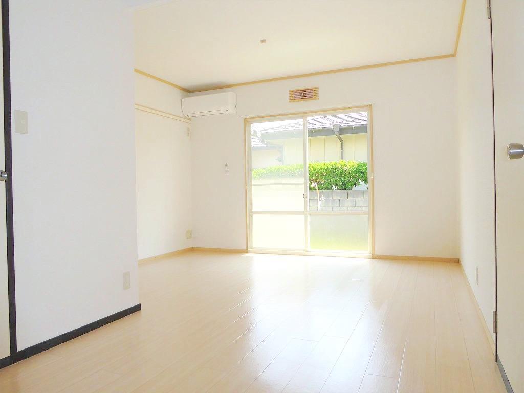 杉山ハイツの居間写真
