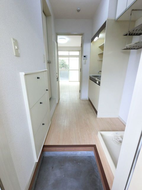 玄関　収納が多めとなってます！