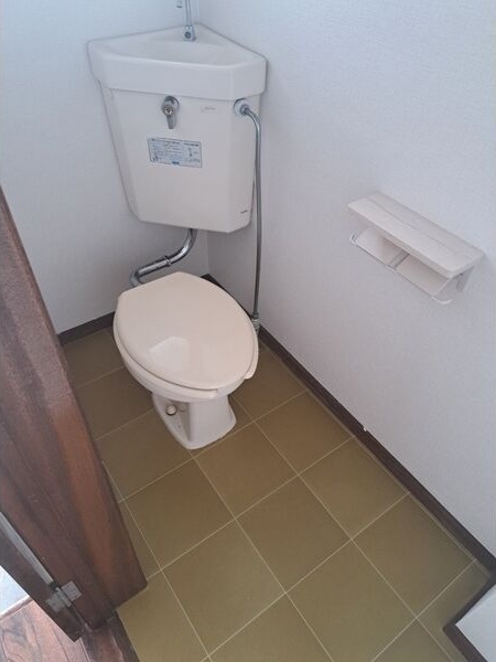 ＪＲ千歳線 上野幌駅 徒歩18分 2階建 築39年のトイレ写真