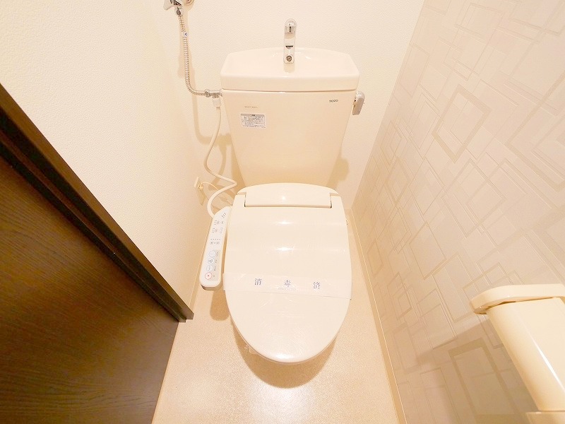 トイレ　清潔感のあるウォシュレット付きのトイレです♪