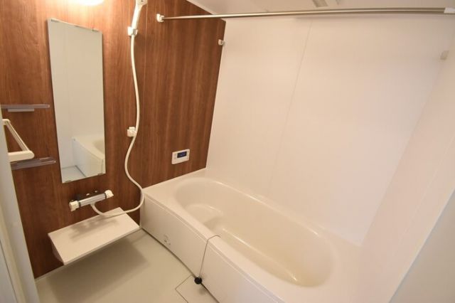 ナーブ屋島 A棟の風呂写真