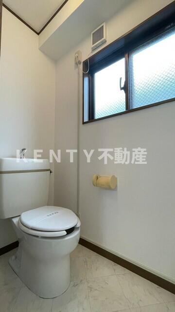 トイレ　落ち着いたトイレです