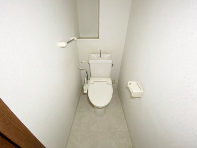 高松琴平電鉄琴平線 三条駅 徒歩19分 7階建 築32年のトイレ写真