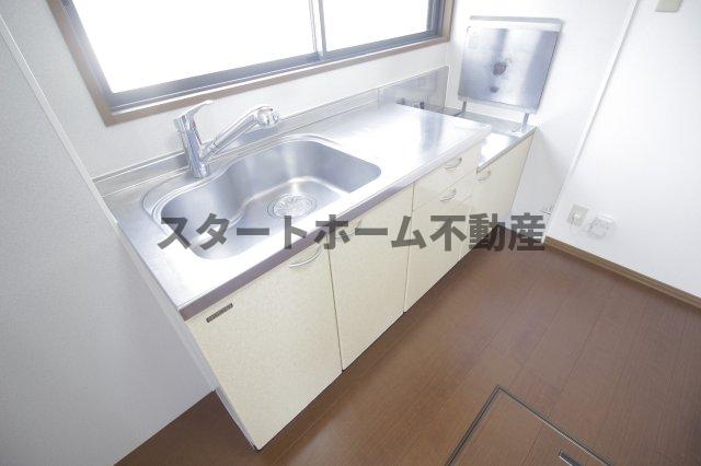 ＪＲ高徳線 徳島駅 徒歩51分 2階建 築24年のキッチン写真