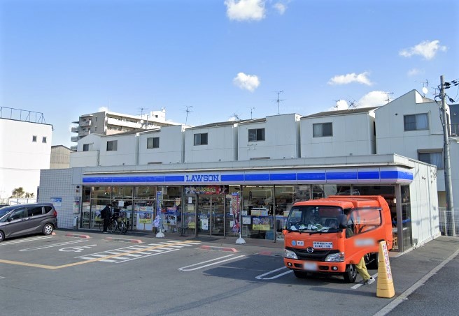 コンビニ　ローソン長吉川辺一丁目店（コンビニ）まで261m