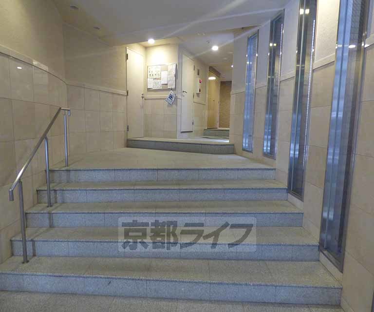 【京都市中京区舟屋町のマンションのエントランス】