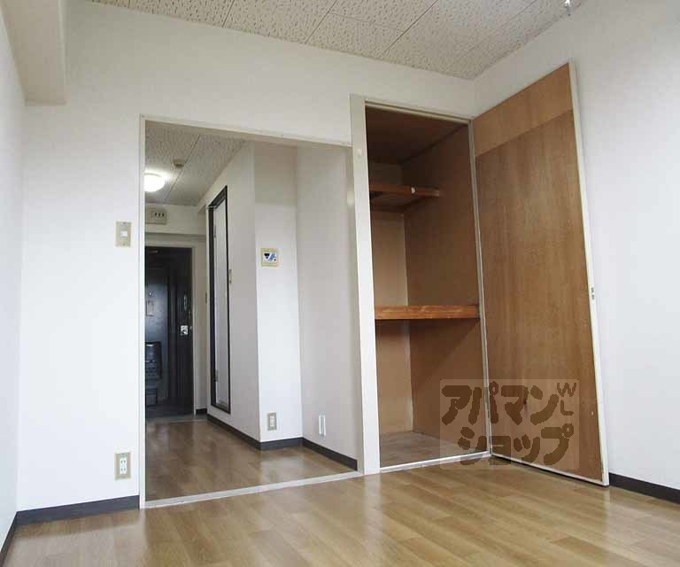 居室・リビング　３０１号室の写真です。