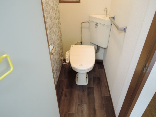 【ユニバーハイツオオセヤB棟のトイレ】